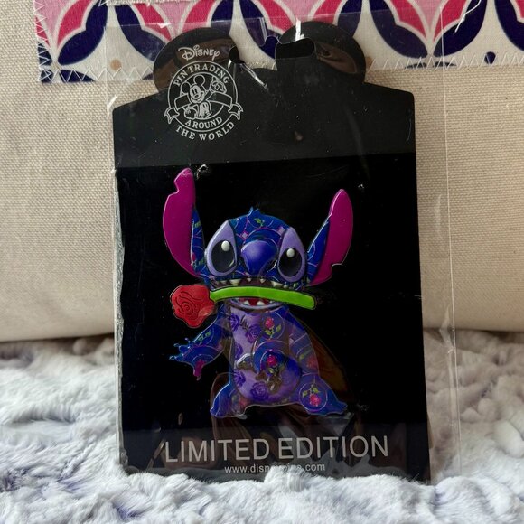 NWT Stitch Crashes Disney 2021 Collectible Pins - Picture 2 of 13